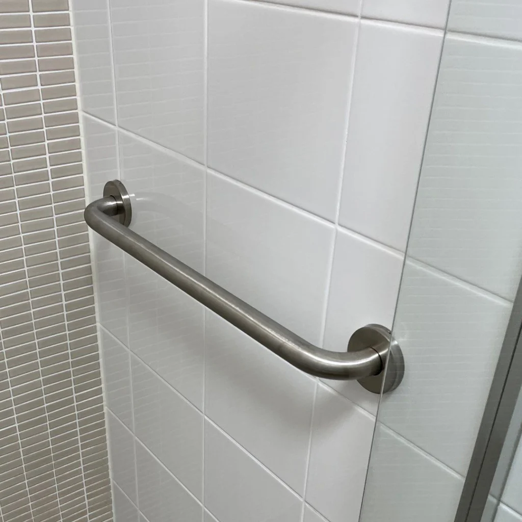 Hiline Home Modifications - Towel grab rail